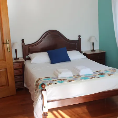 Ericeira Chill Hill Hostel & Private Rooms-2