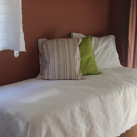 Ericeira Chill Hill Hostel & Private Rooms-3